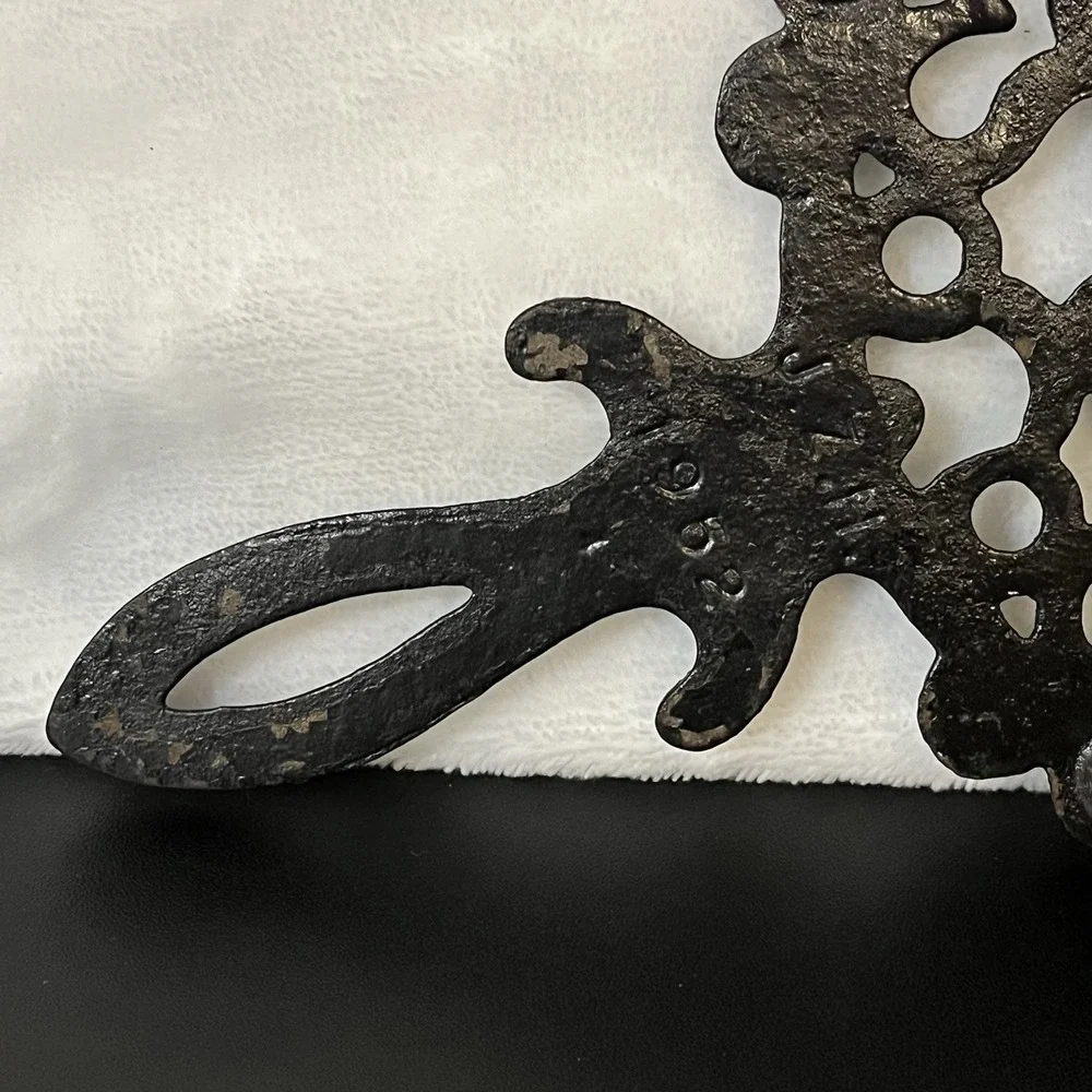 Vintage Cast Iron Trivet Footed 1952 JHZ Fan Hearts Scalloped Design